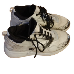 Heelys size 8 grey shoes/ skates. Great condition.. So fun for work/ school.